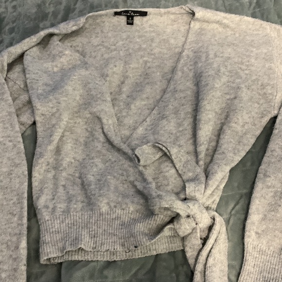 Size small sweater - Picture 3 of 3